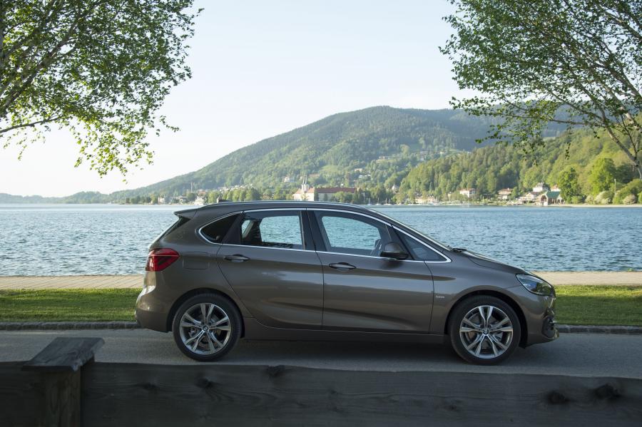  BMW 220d Active Tourer Luxury Line (F45) 2018 года  (WW) (фото 13 из 16)